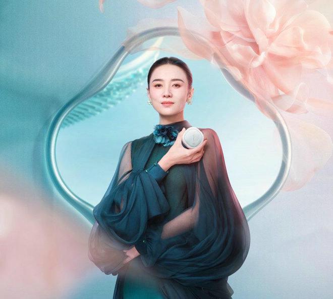 新品 宋佳实力演绎东方气色美必一体育花西子防晒彩妆再添(图4)