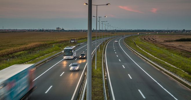 知识】高速公路行车安全指南必一体育【高速公路行车安全(图6)